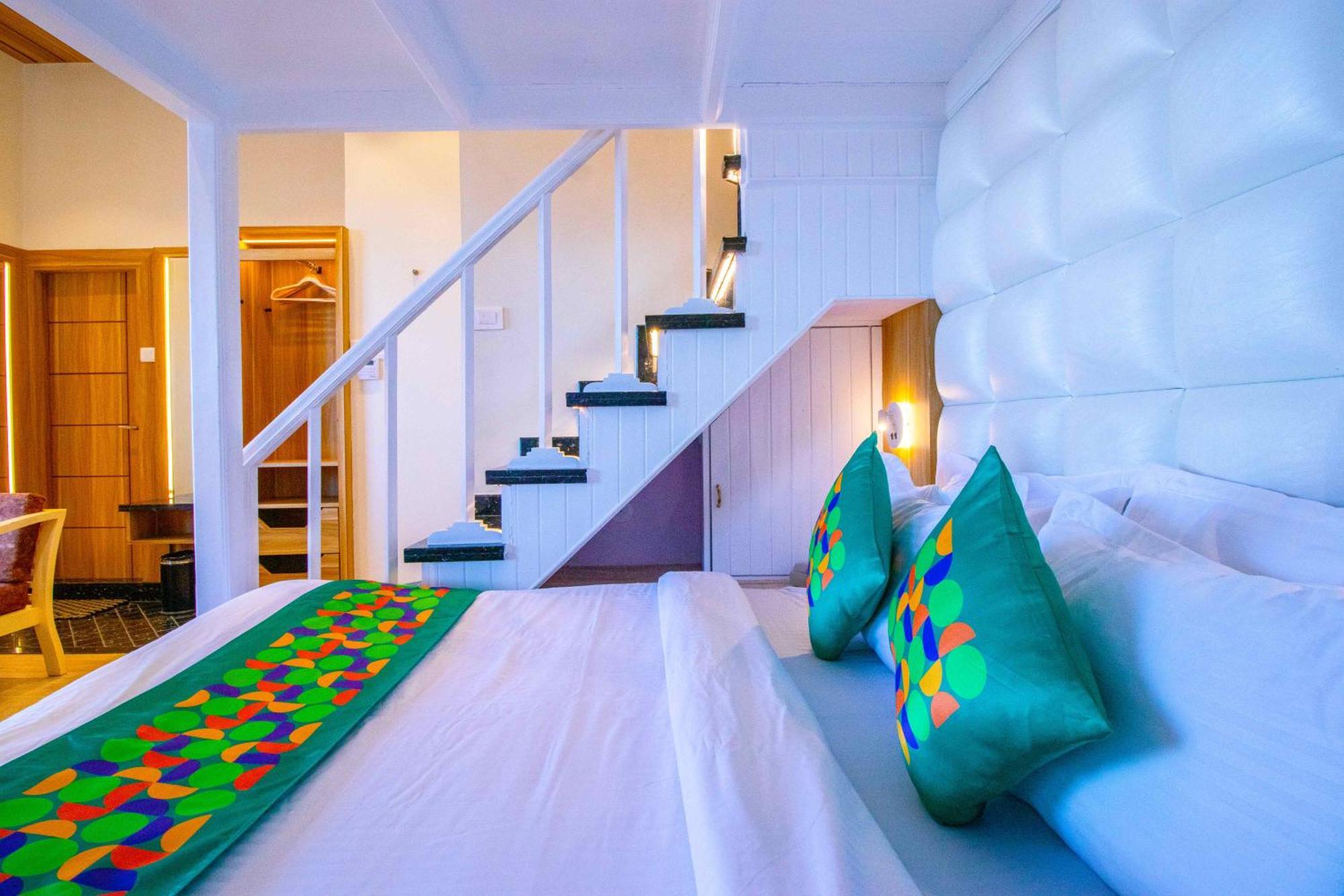 Treebo Varuna With Mountain View Shimla Exterior foto